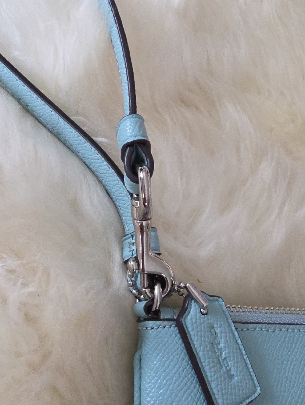 Gorgeous Coach Large Leather Beach Scene Wristlet Wallet ๐ฉทโฑ๏ธ๐งก๐ - Picture 5 of 16